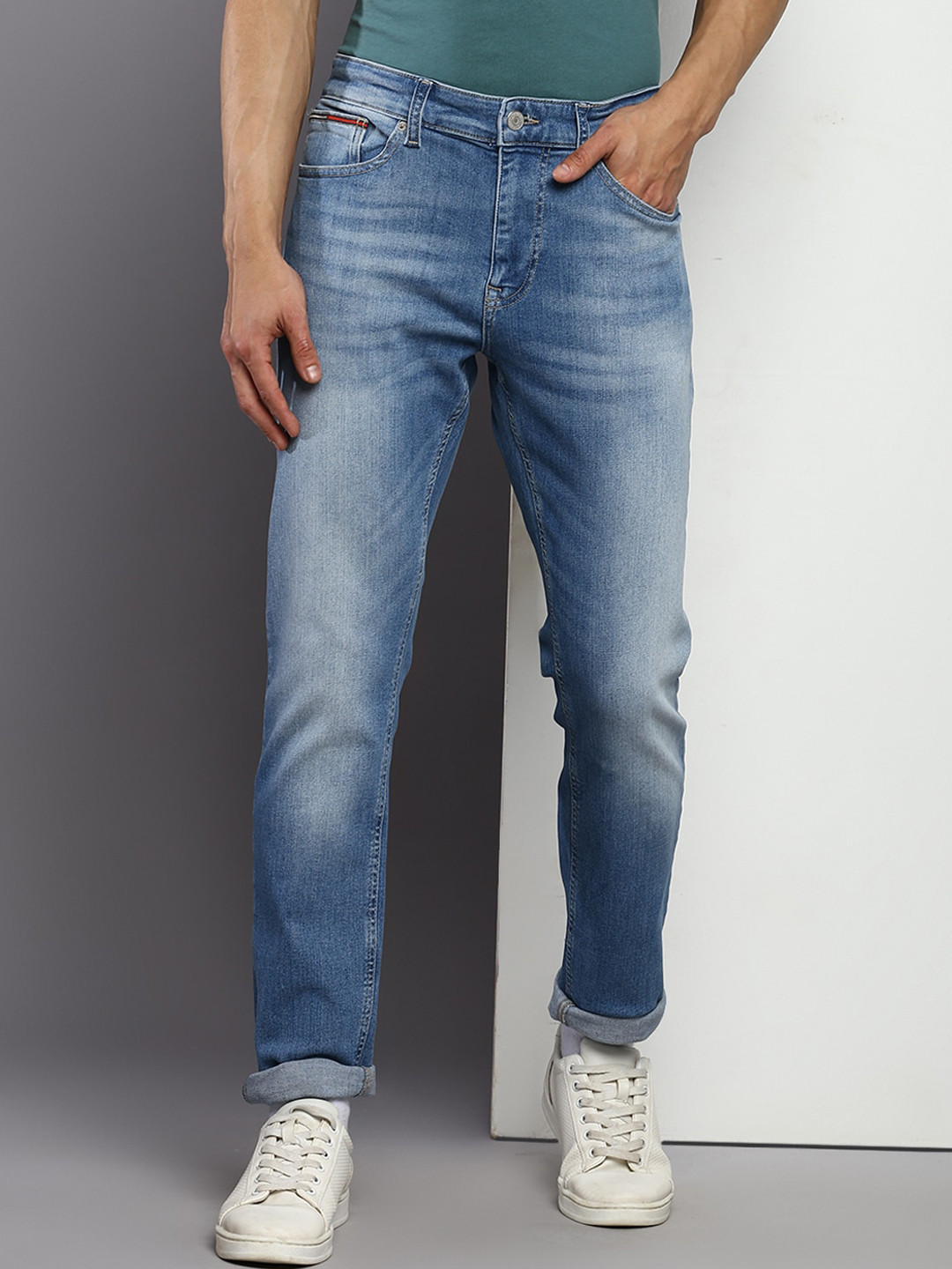 

Tommy Hilfiger Men Cotton Tapered Fit Light Fade Jeans, Blue