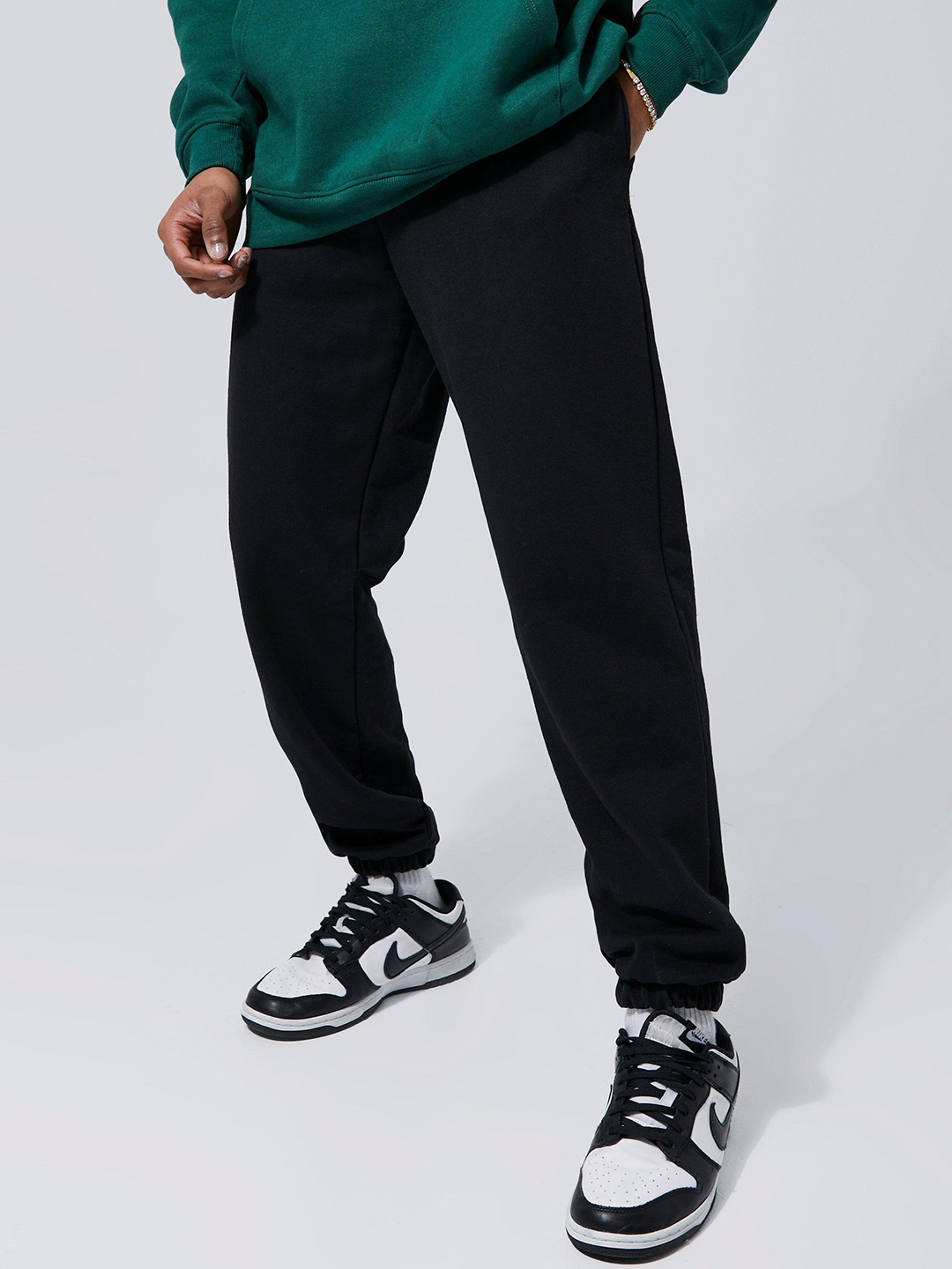 

boohooMAN Basic Slim Fit Joggers, Black