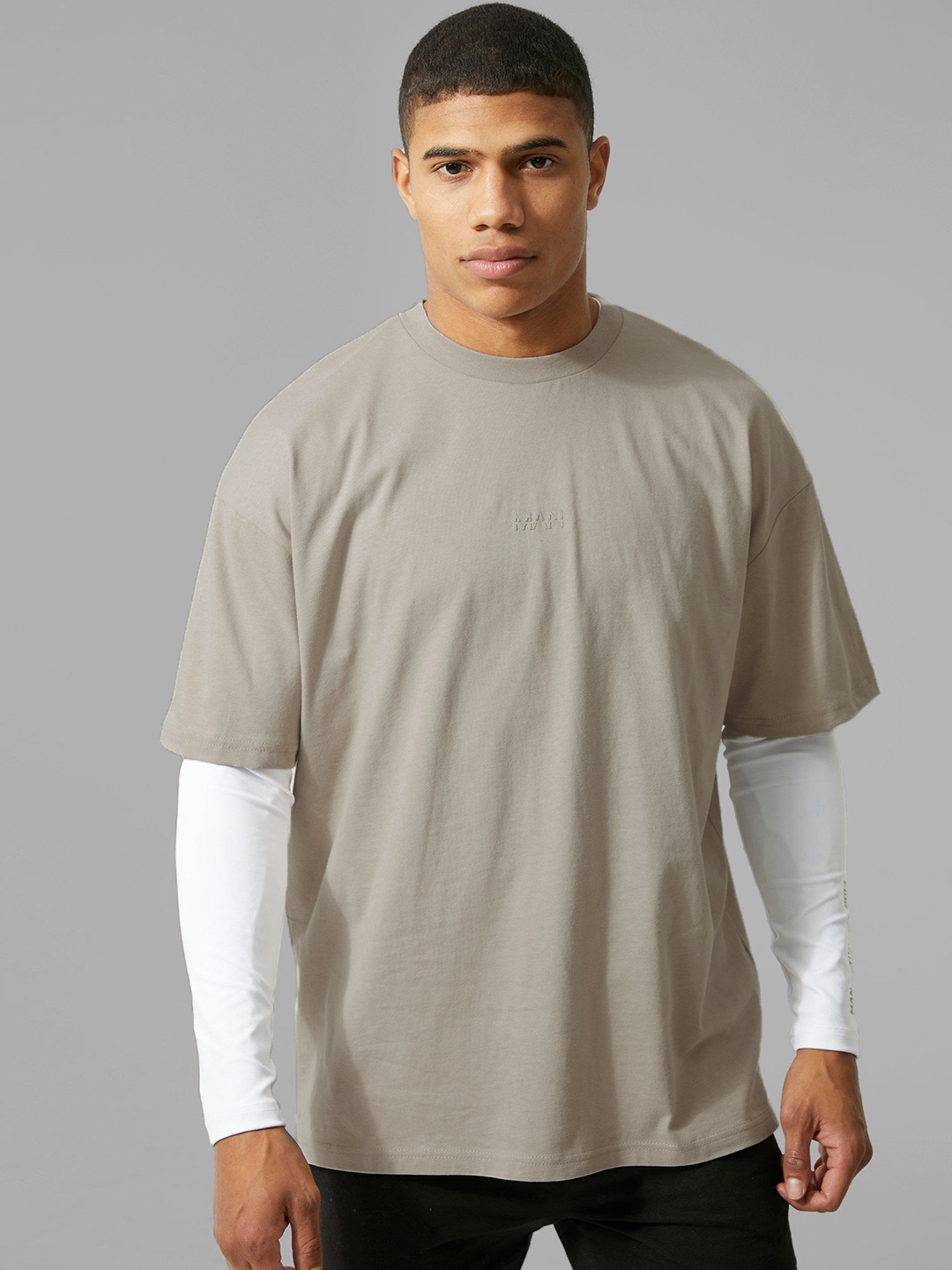 

boohooMAN Pack of 2 Active T-shirts, Taupe