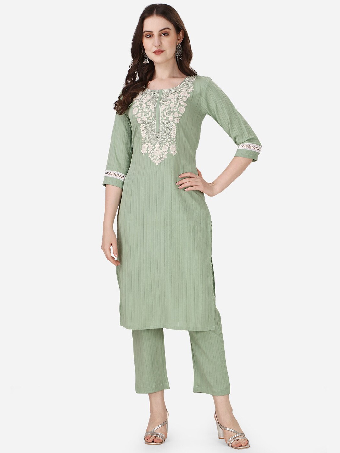 

HERE&NOW Ethnic Motifs Yoke Design Kurta with Trousers, Green