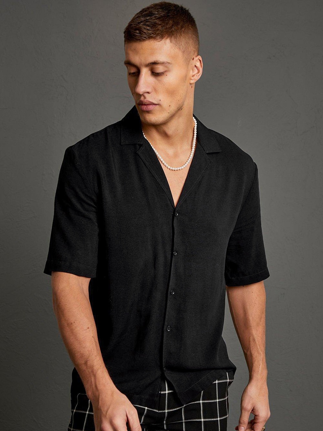 

boohooMAN Solid Casual Shirt, Black