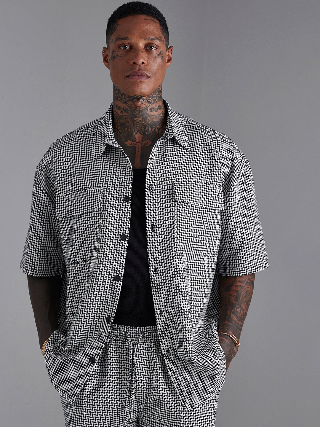

boohooMAN Oversized Houndstooth Boxy Shirt, White