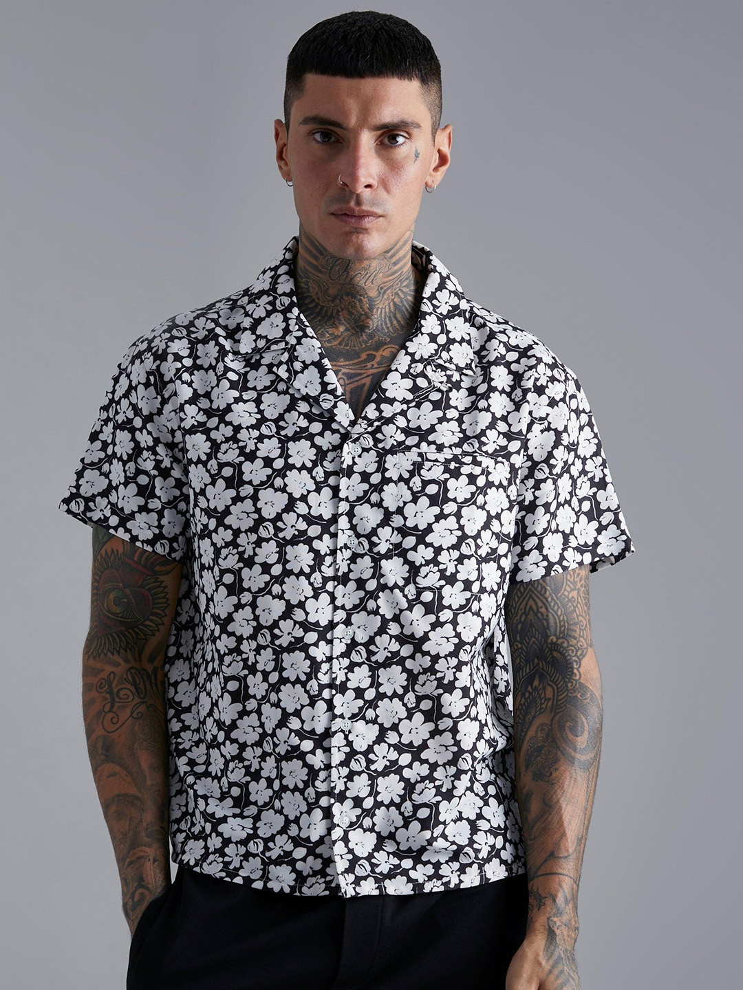 

boohooMAN Boxy Floral Printed Casual Shirt, Black