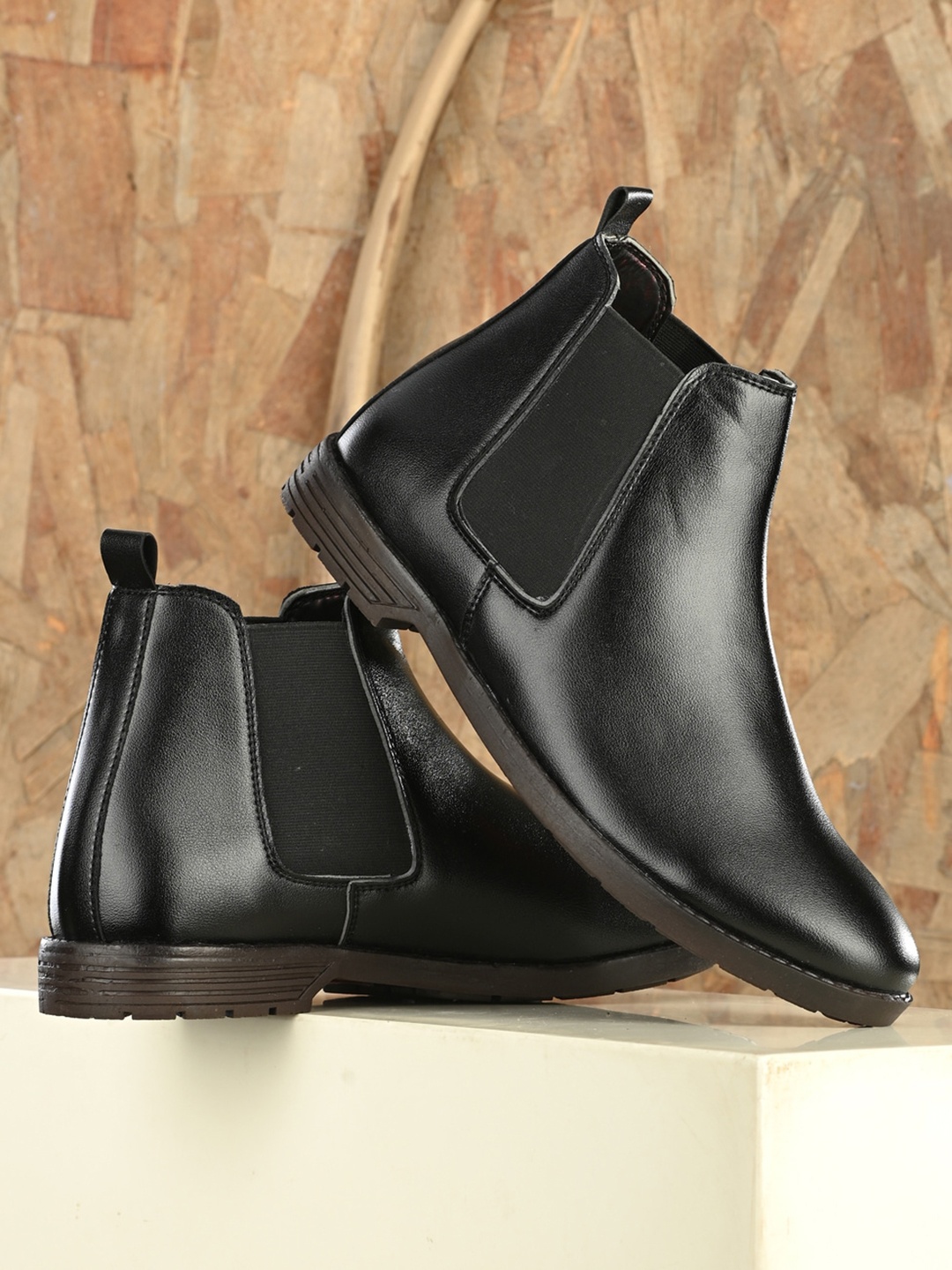 

VIV Men Mid-Top Chelsea Boots, Black