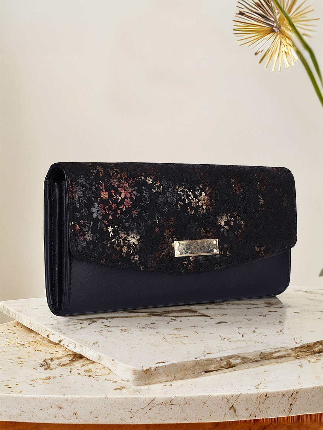 

THE CLOWNFISH Jacinta Women Floral Printed Envelope Wallet, Black