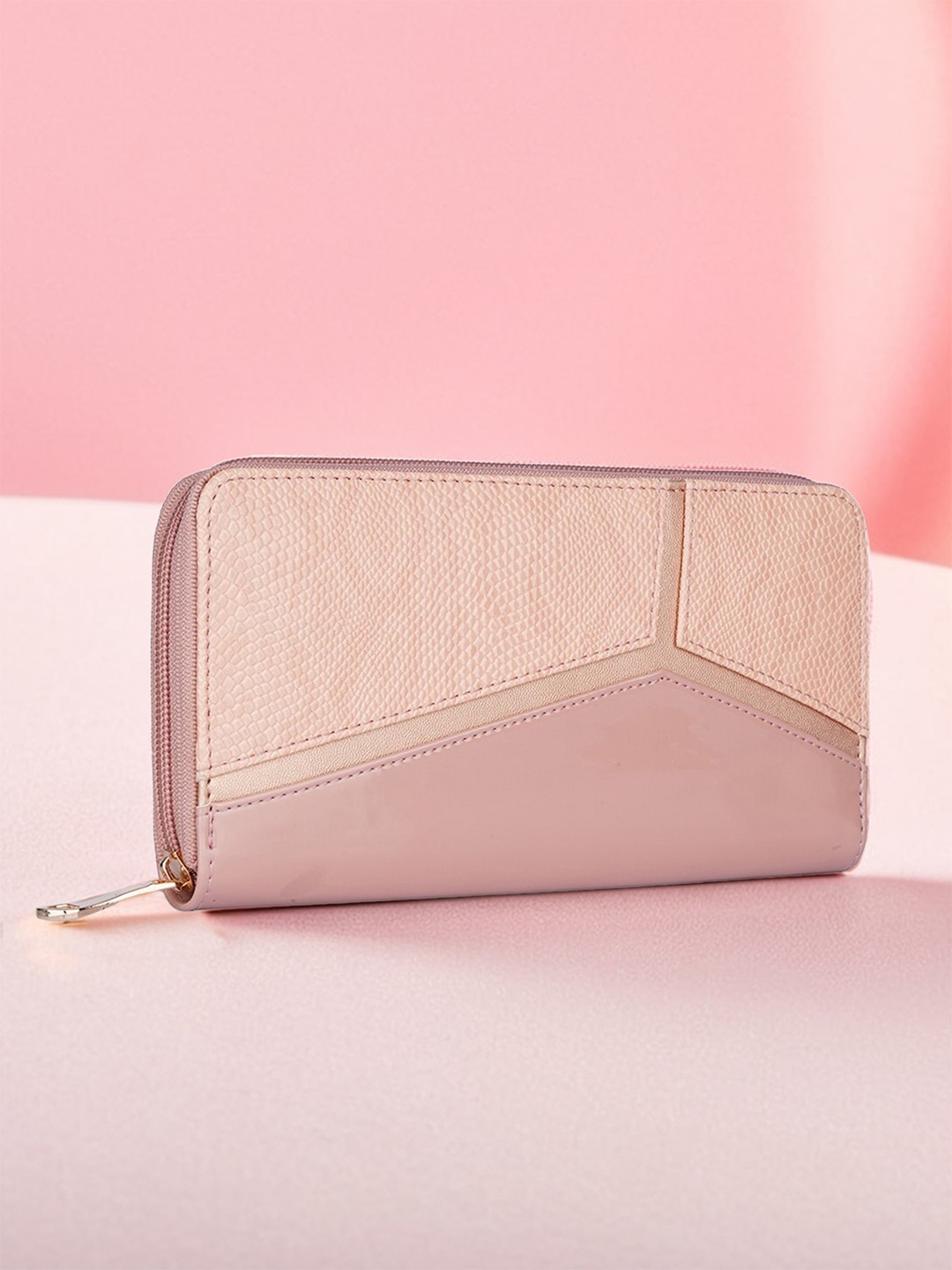 

THE CLOWNFISH Women Textured Zip Around Wallet, Pink