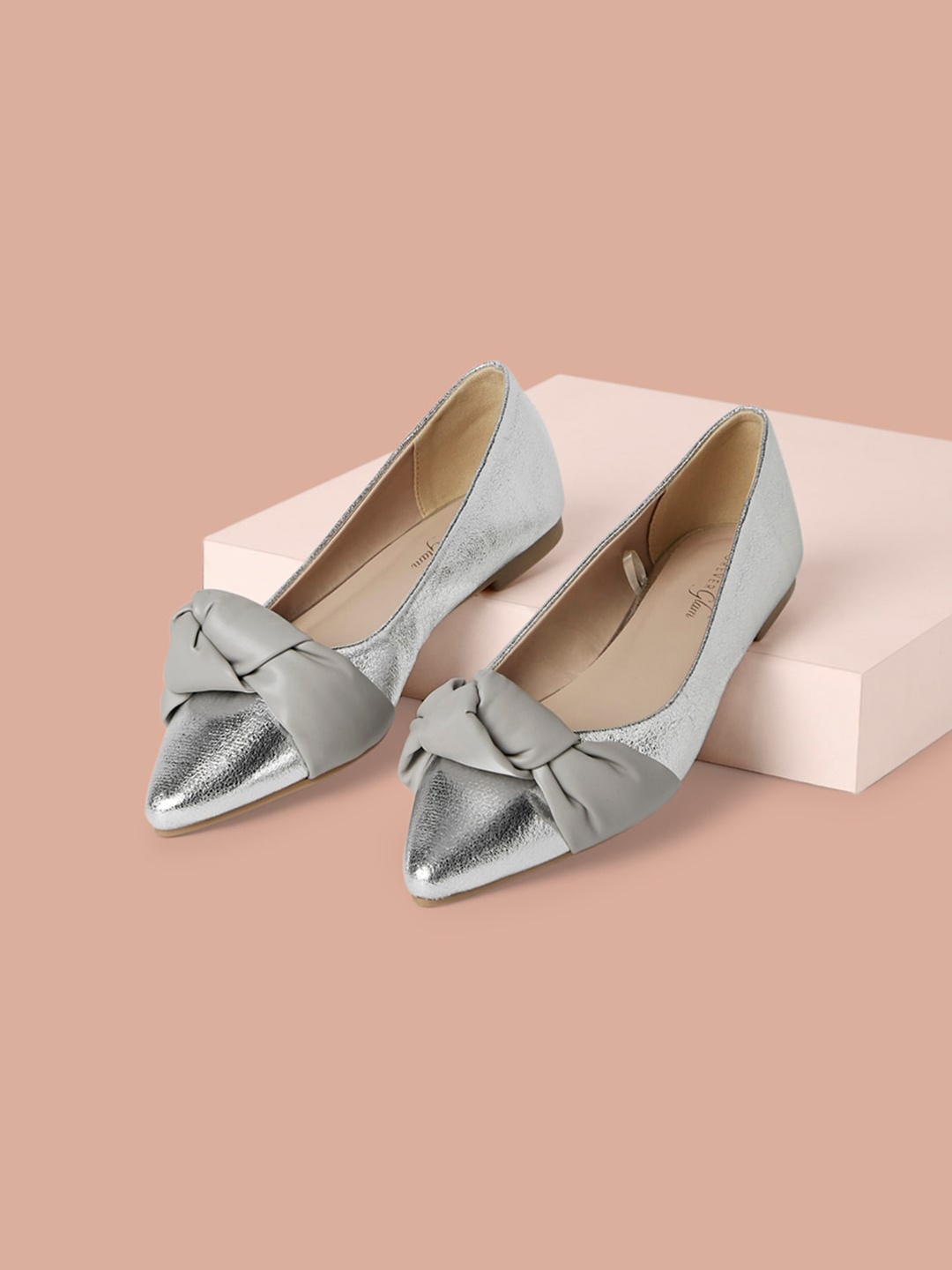 

Forever Glam by Pantaloons Textured Knotted Pointed Toe Ballerinas, Silver