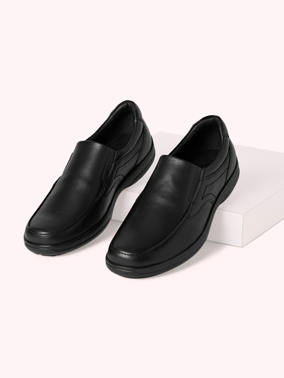 

BYFORD by Pantaloons Men Textured Formal Slip-On Shoes, Black