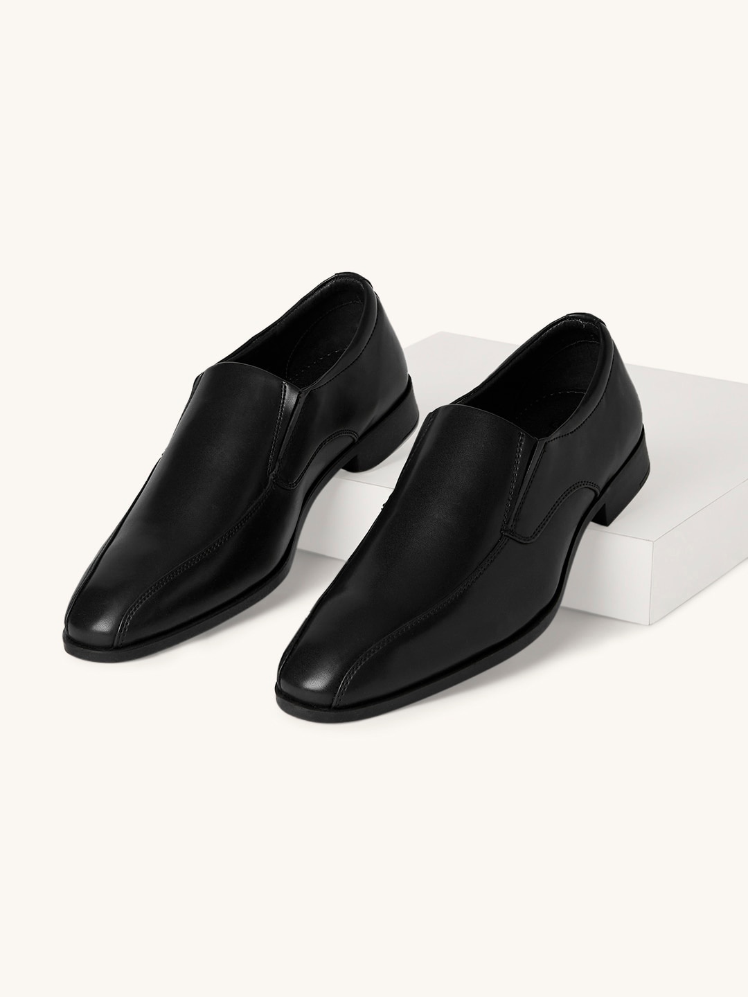 

BYFORD by Pantaloons Men Formal Slip-On Shoes, Black