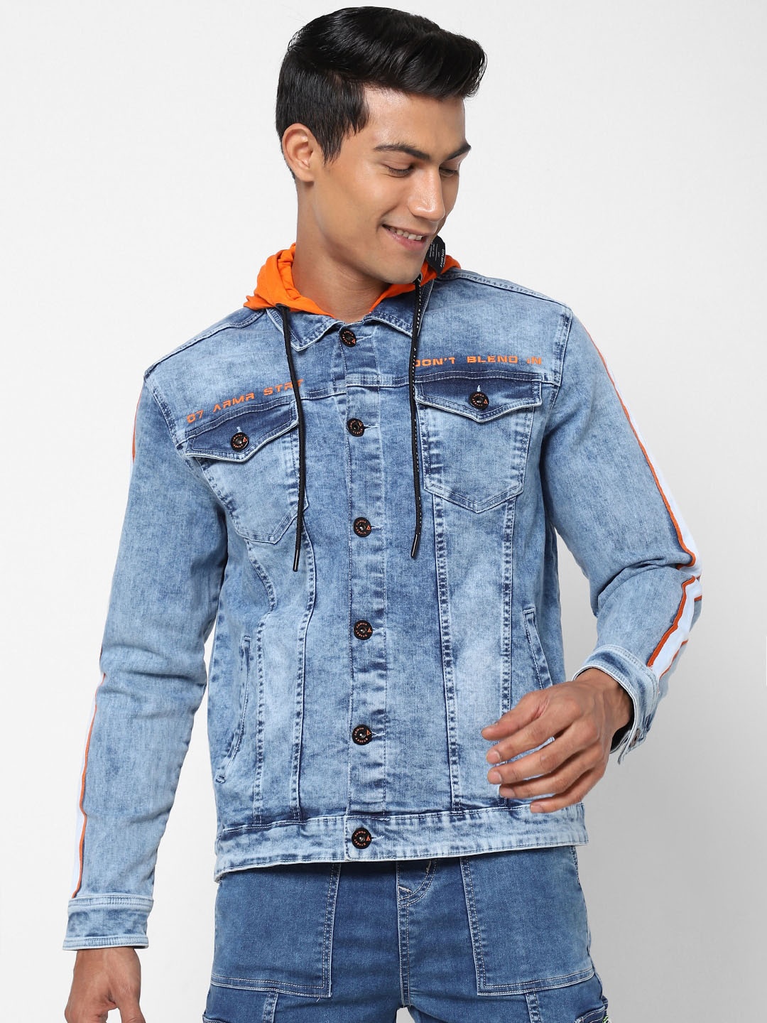 

Street Armor by Pantaloons Men Washed Hooded Denim Jacket, Blue