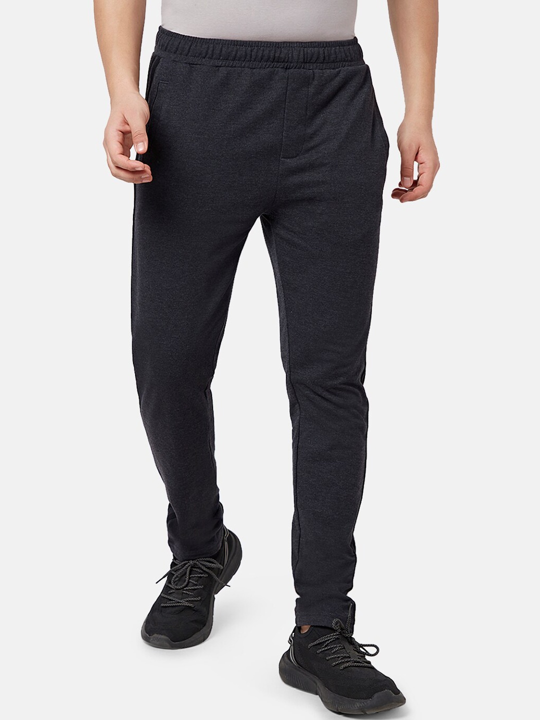 

Ajile by Pantaloons Men Mid-Rise Slim-Fit Track Pants, Charcoal