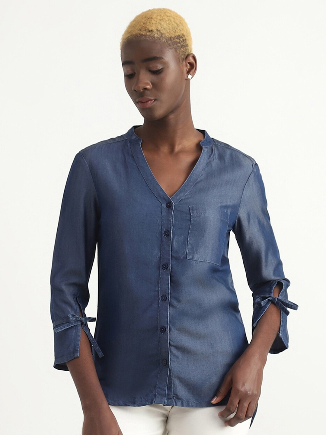 

United Colors of Benetton Mandarin Collar Shirt Style Top, Blue