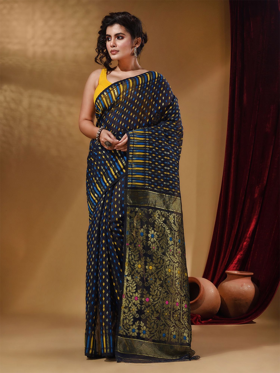 

Arhi Geometric Woven Design Zari Jamdani Saree, Navy blue