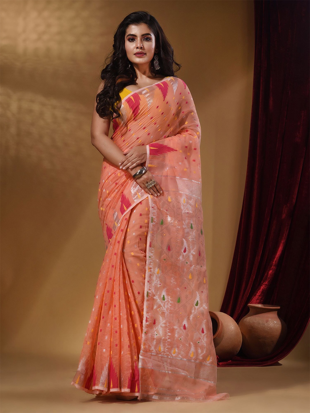 

Arhi Geometric Woven Design Zari Jamdani Saree, Peach