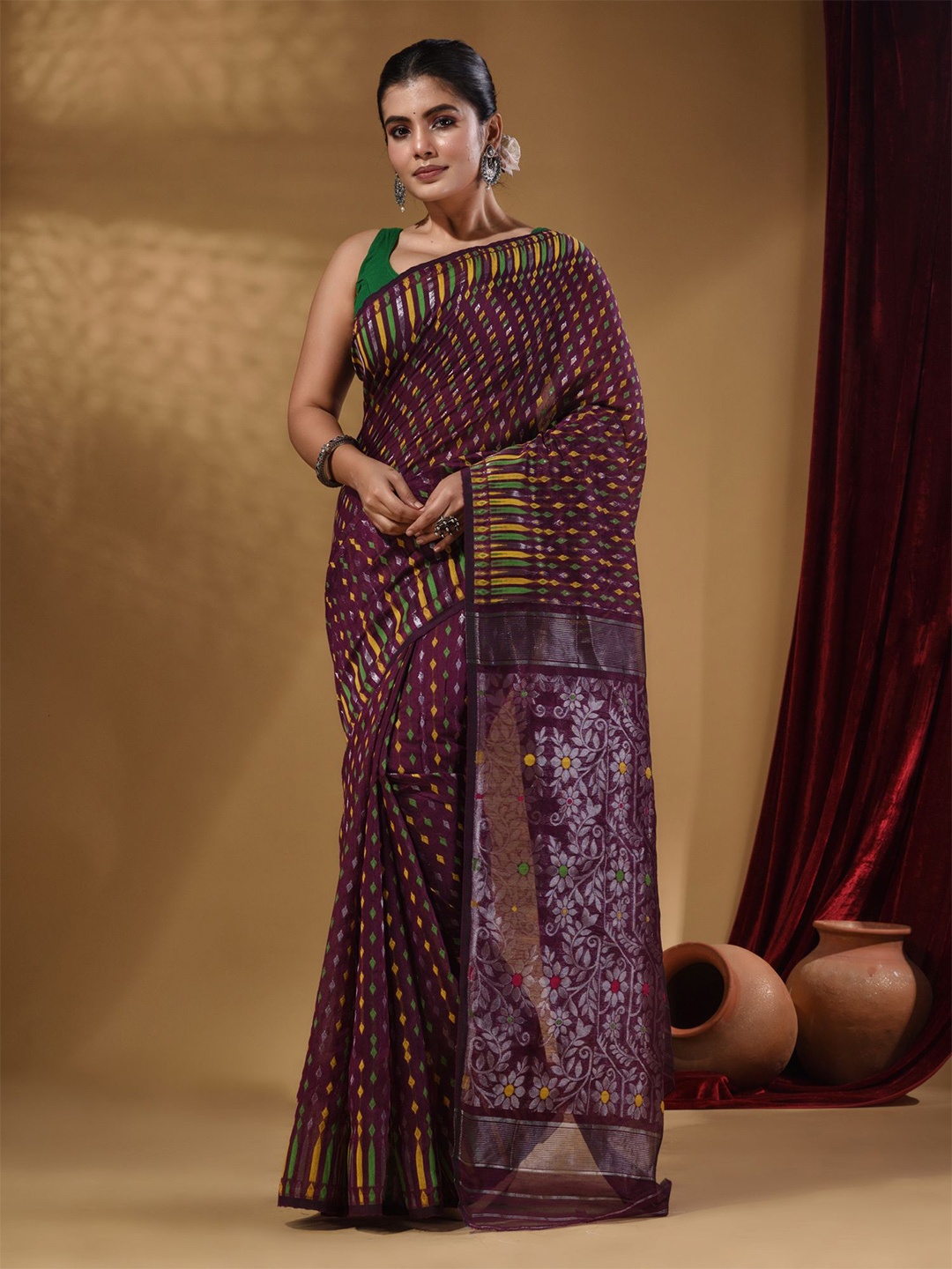

Arhi Geometric Woven Design Zari Jamdani Saree, Purple
