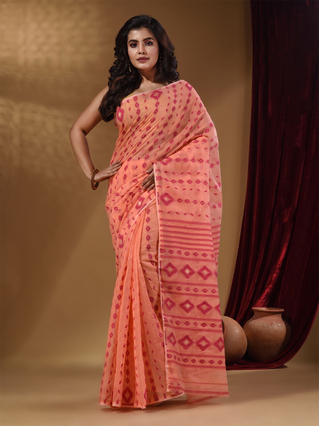 

Arhi Woven Design Silk Cotton Jamdani Saree, Pink