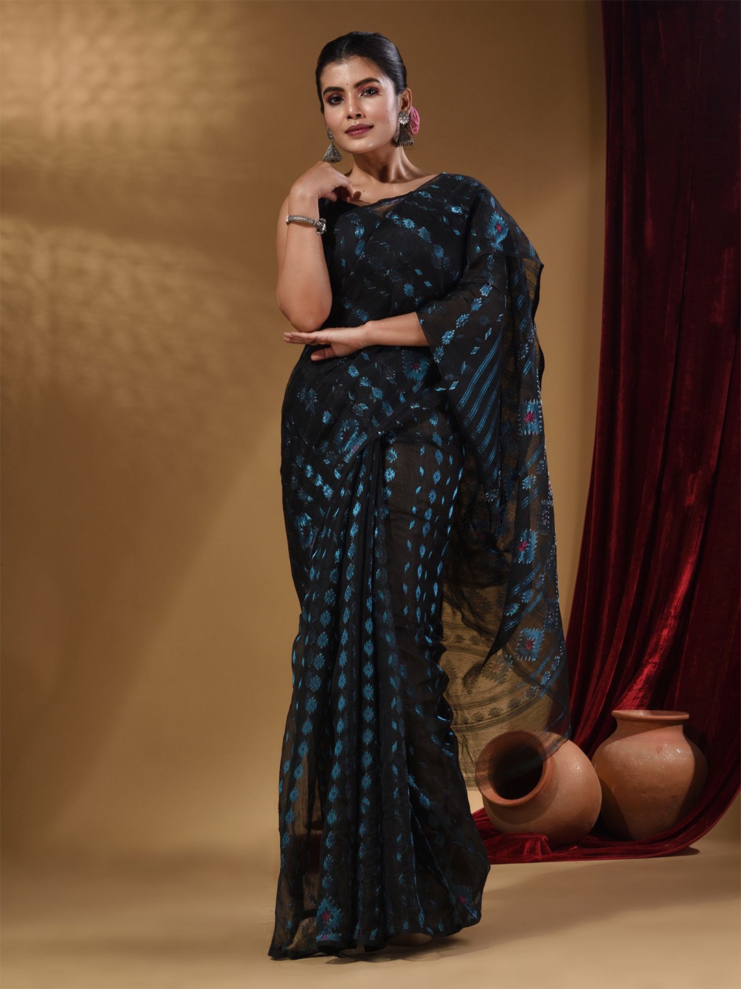 

Arhi Woven Design Silk Cotton Jamdani Saree, Black