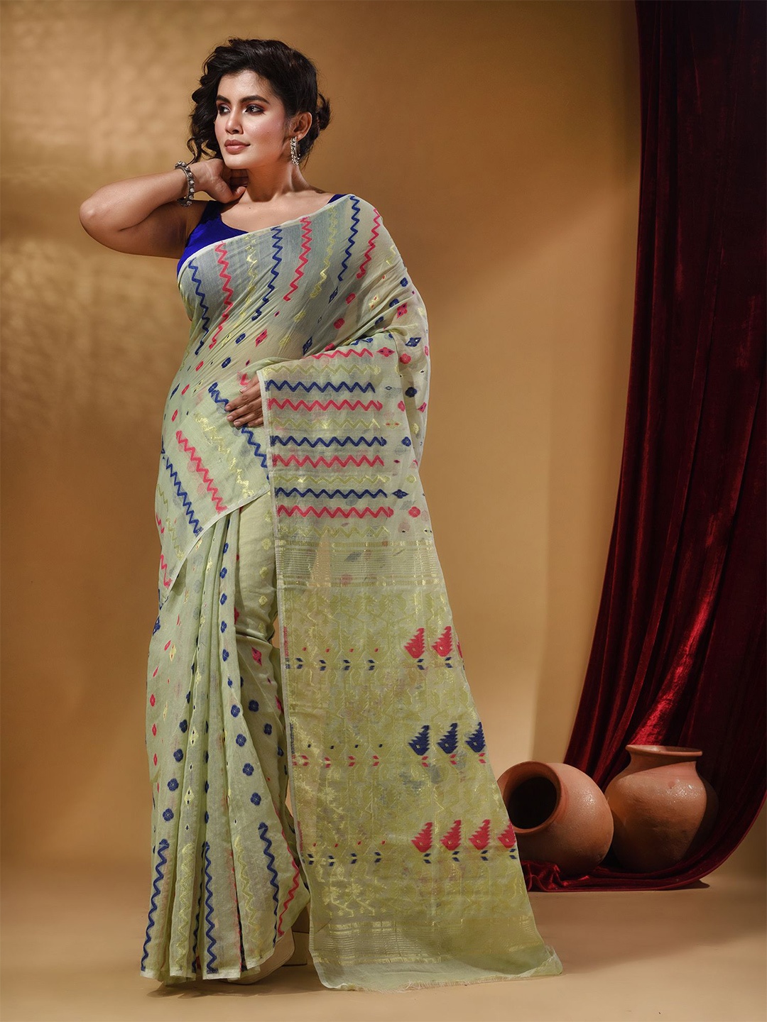 

Arhi Ethinic Motifs Zari Silk Cotton Jamdani Saree, Green