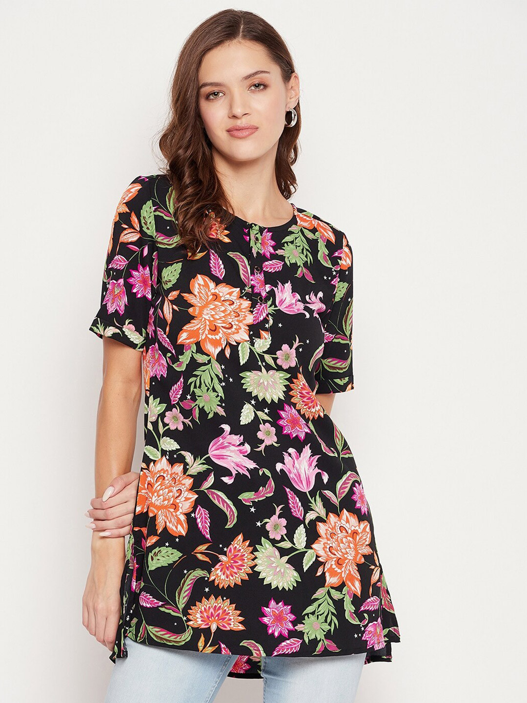 

Ruhaans Floral Printed Boat Neck Straight Kurti, Black