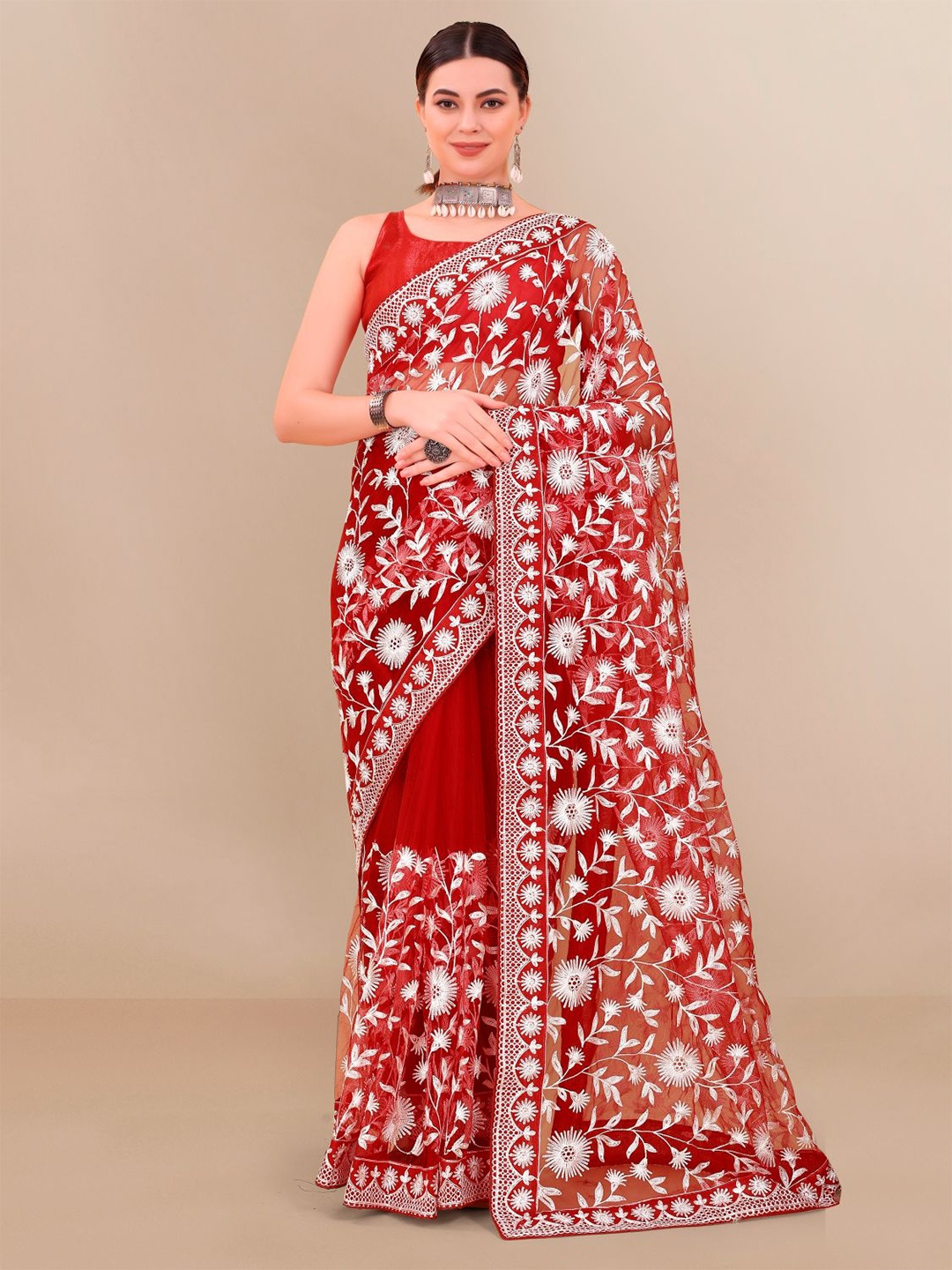 

VAIRAGEE Floral Embroidered Net Saree, Red