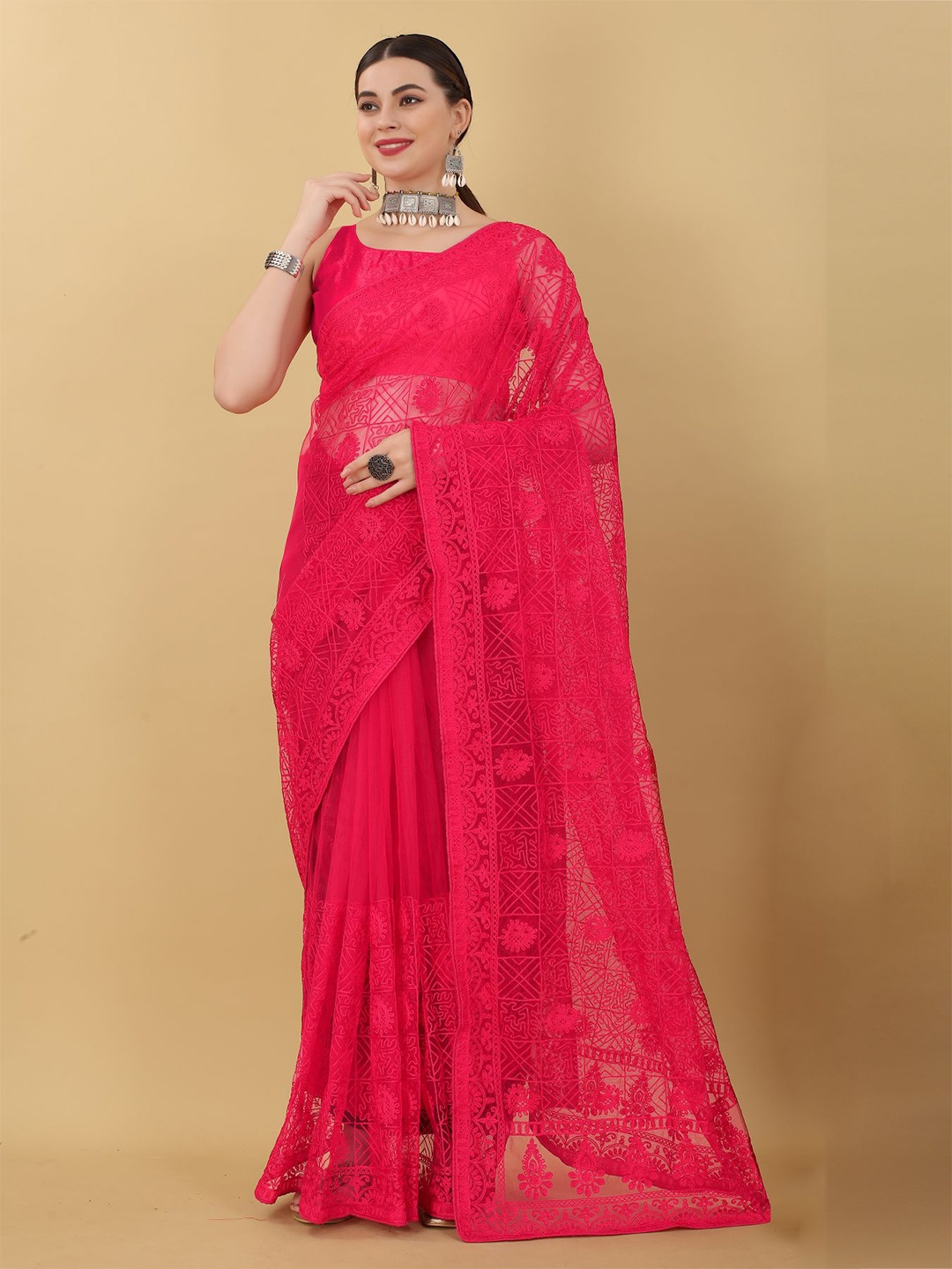 

VAIRAGEE Paisley Embroidered Net Saree, Pink