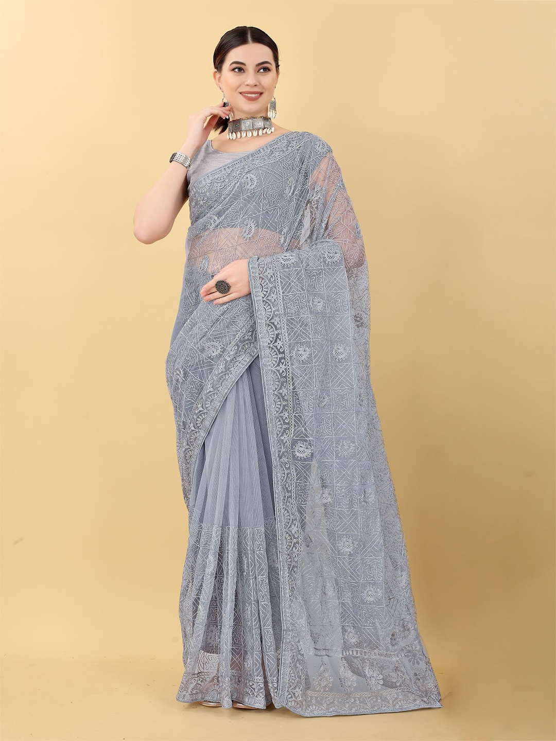 

VAIRAGEE Paisley Embroidered Net Saree, Grey