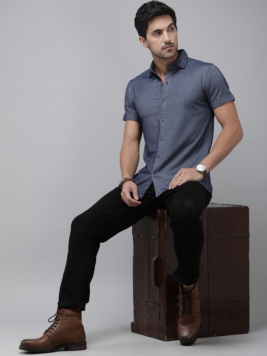 

Roadster Solid Casual Shirt, Blue