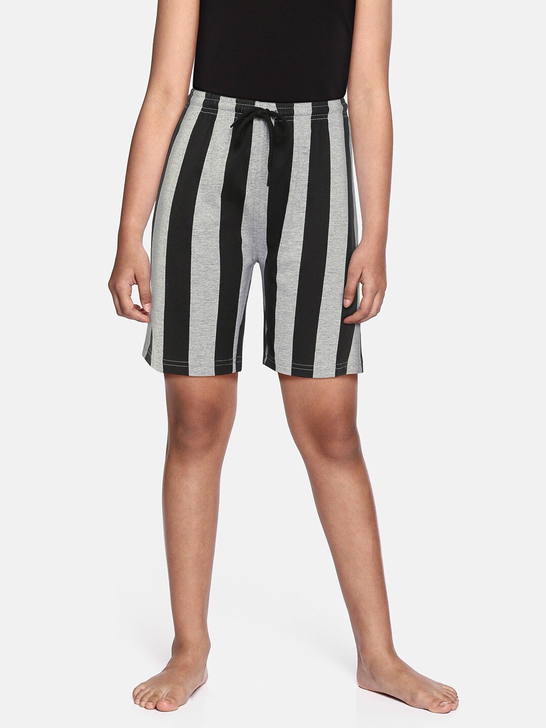 

SEYBIL Girls Striped Mid-Rise Lounge Shorts, Grey melange