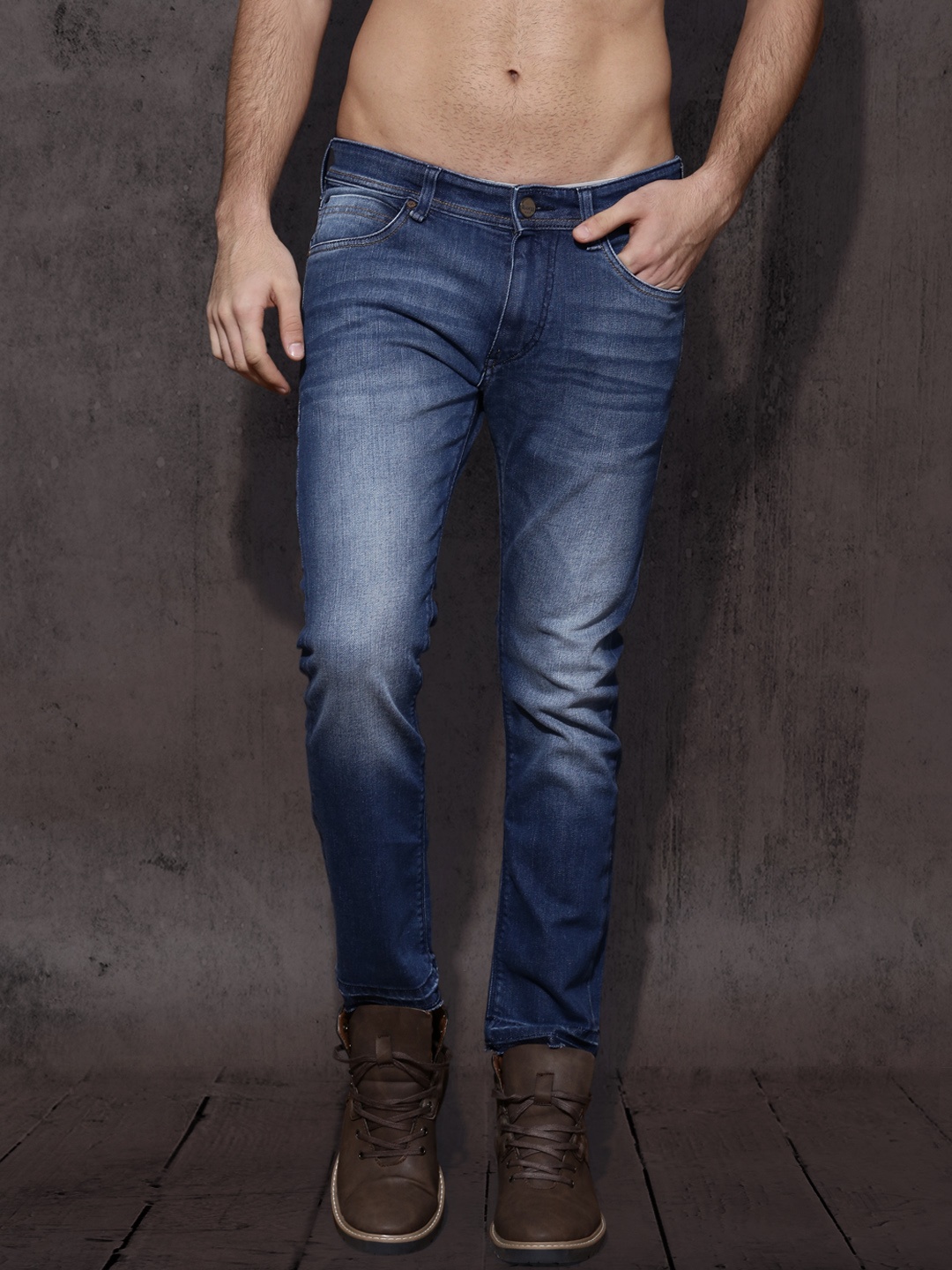

Roadster Men Blue Cropped Skinny Fit Mid-Rise Clean Look Stretchable Jeans