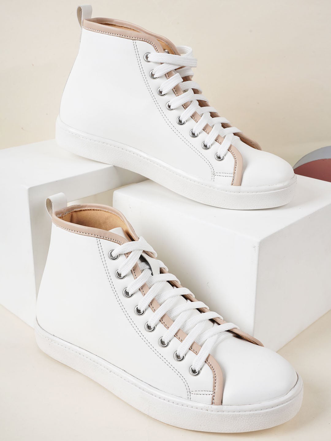 

Carlton London sports Women Mid-Top Casual Sneakers, White