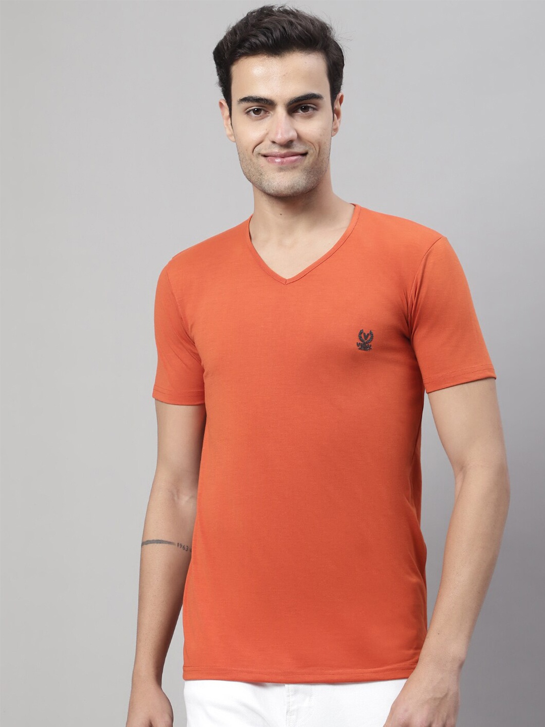 

MACK JONNEY V-Neck Cotton T-shirt, Orange