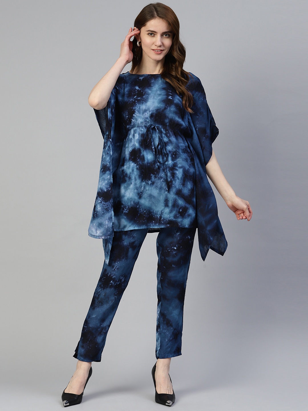 

JAINISH Tie & Dye Printed Rayon Kaftan Tunic With Trousers, Navy blue
