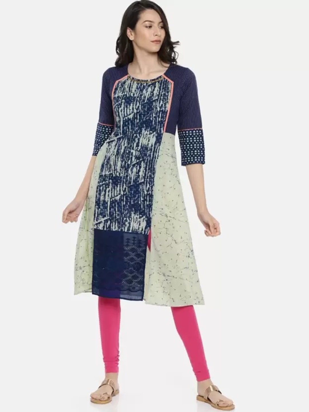 

Span Abstract Printed Thread Work Pure Cotton Kurta, Blue