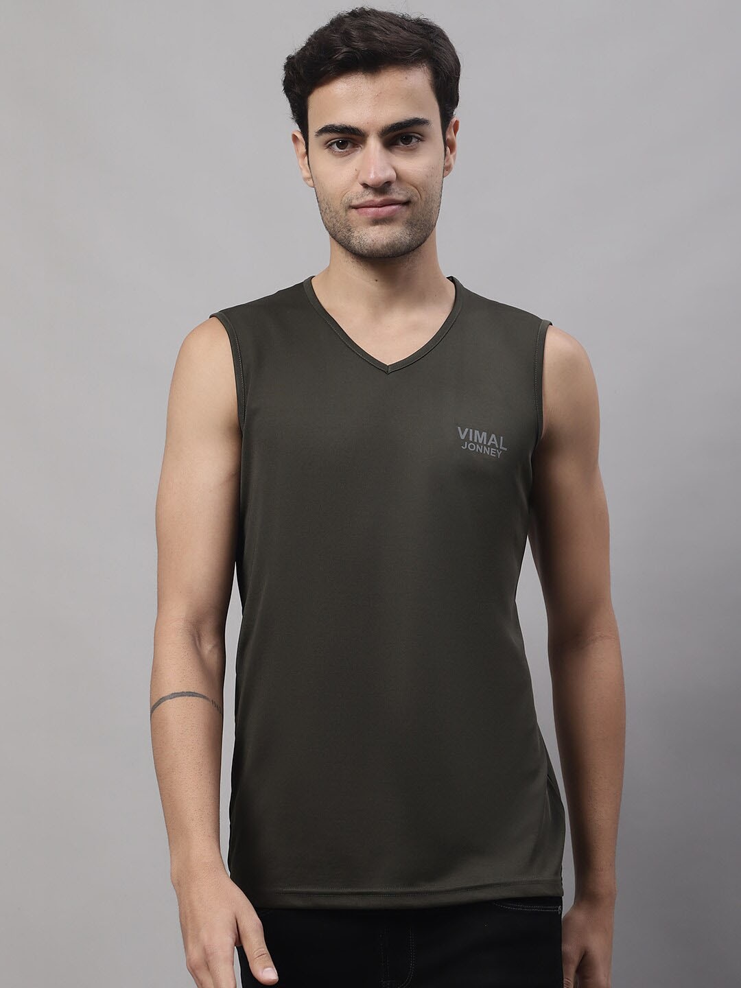 

MACK JONNEY JONNEY V-Neck Sleeveless T-shirt, Olive