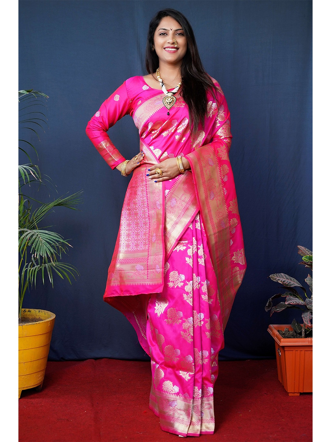 

Anaita Floral Woven Design Zari Pure Silk Banarasi Saree, Pink