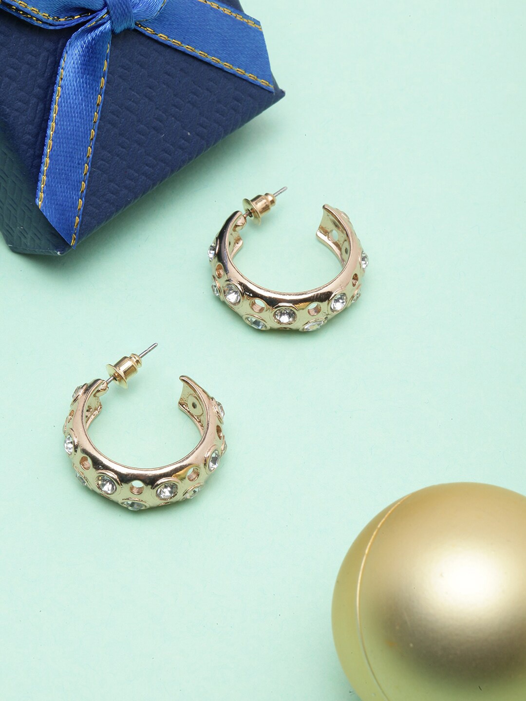 

DressBerry Gold-Plated Circular Drop Earrings