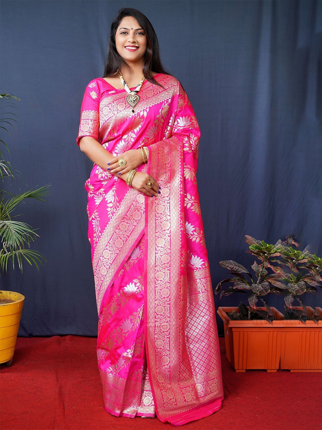 

Anaita Floral Woven Design Zari Pure Silk Banarasi Saree, Pink