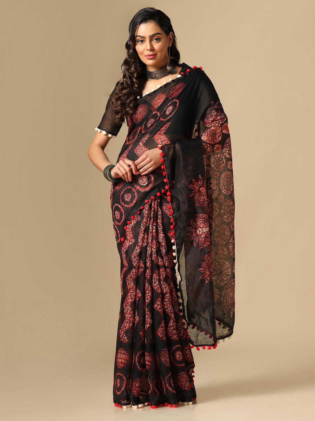 

Mitera Geometric Screen Printed Saree, Black