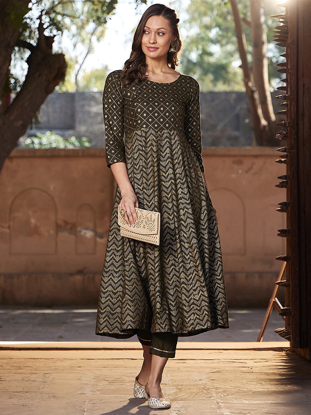 

Shae by SASSAFRAS Ethnic Motifs Printed Anarkali Kurta with Trousers, Olive