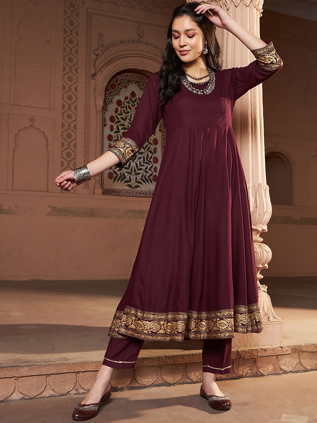 

Shae by SASSAFRAS Floral Printed Foil Border Anarkali Kurta with Trousers, Burgundy