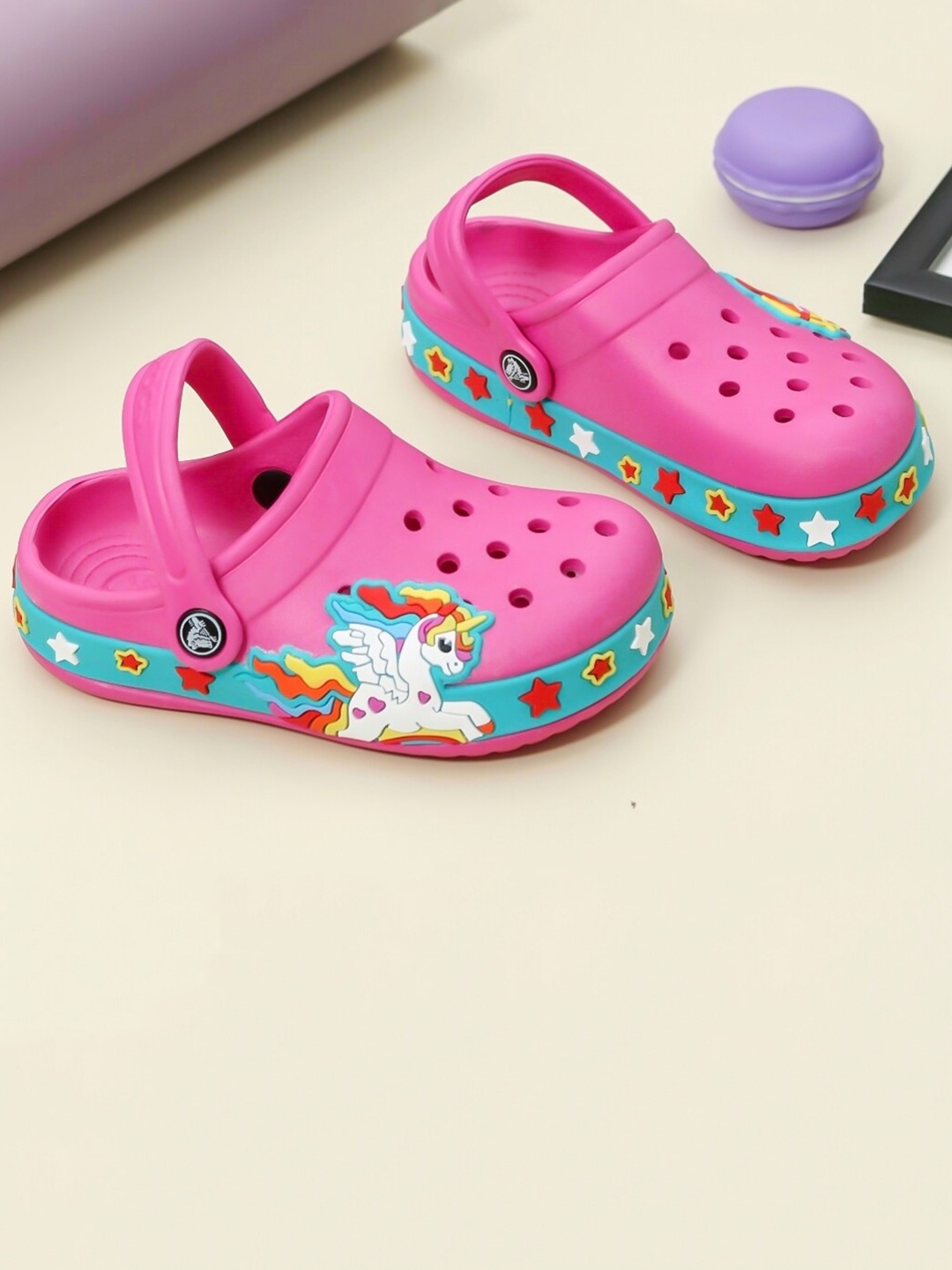 

Yellow Bee Girls Unicorn Printed Clogs, Pink