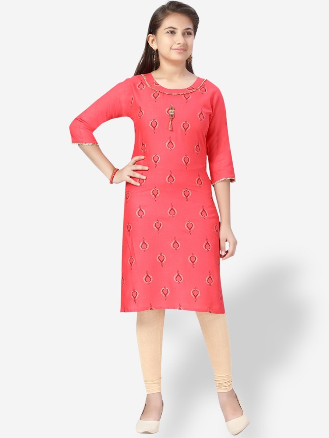 

Aarika Girls Geometric Printed Gotta Patti Kurta, Red