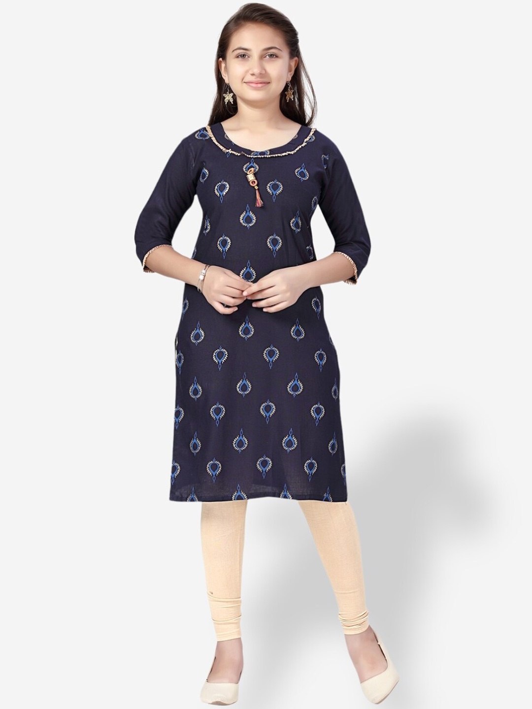 

Aarika Girls Printed Gotta Patti Cotton Kurta, Navy blue