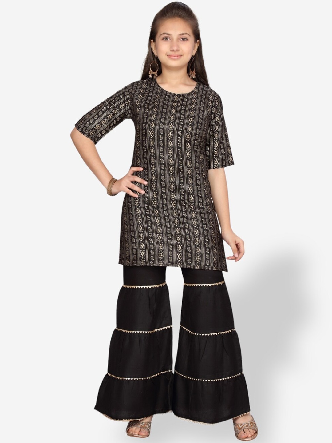 

Aarika Girls Ethnic Motifs Printed Pure Cotton Kurta with Sharara, Black