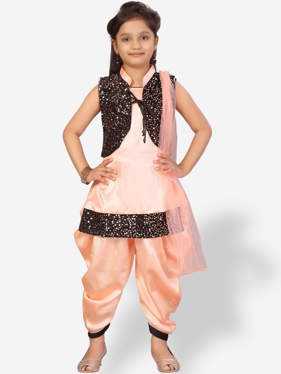 

Aarika Girls Sequnied Pure Silk Kurta With Patiala & Dupatta & Jacket, Peach