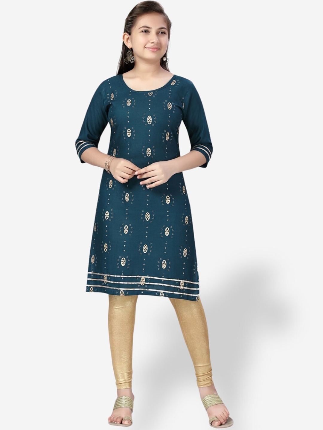 

Aarika Girls Green Ethnic Motifs Kurta
