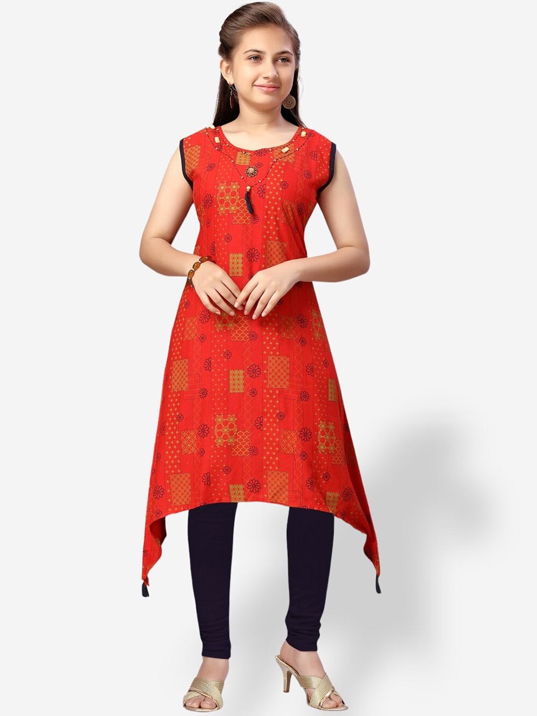 

Aarika Girls Floral Cotton Thread Work Kurta, Red