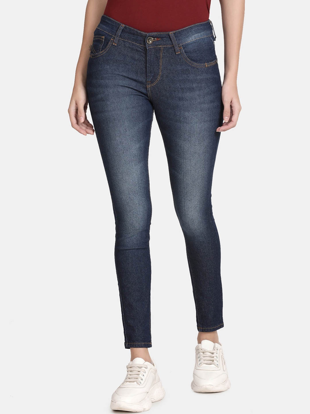 

Llak Jeans Women Skinny Fit Light Fade Stretchable Jeans, Blue