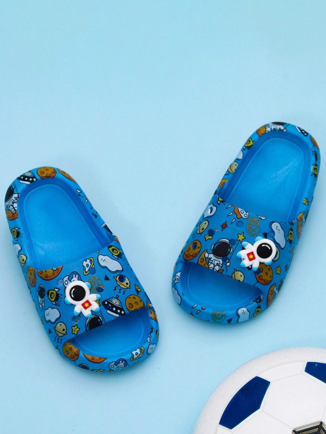 

Yellow Bee Boys Graphic Printed Rubber Sliders, Blue