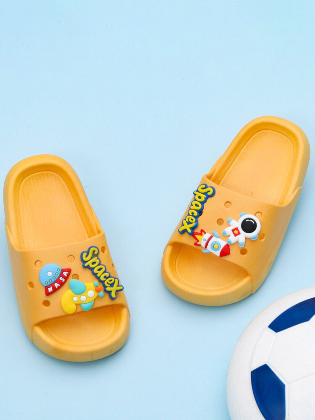 

Yellow Bee Boys Graphic Self Design Rubber Sliders